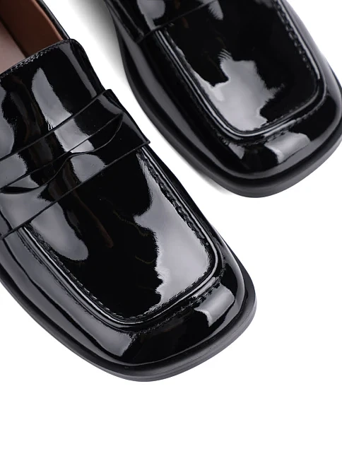 Женские туфли лоферы MIRATON лаковые черные - фото 6 - Miraton