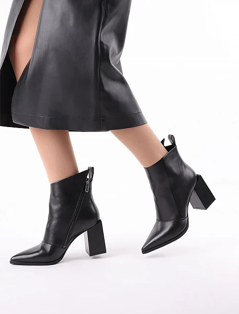 Женские ботинки Attizzare кожаные черные - фото 1 - Miraton