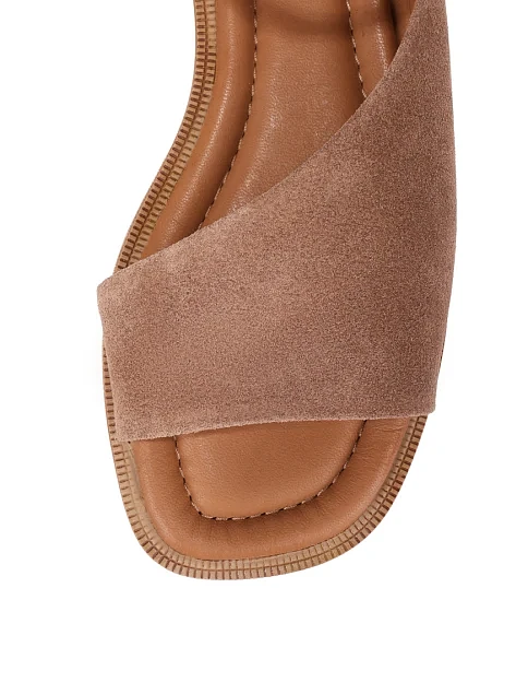 Жіночі сандалі велюрові бежеві - фото 5 - Miraton