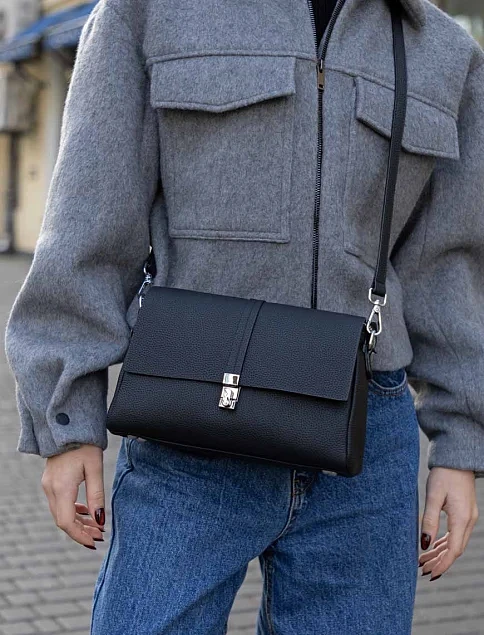 Женская сумка кросс-боди кожаная черная - фото 2 - Miraton