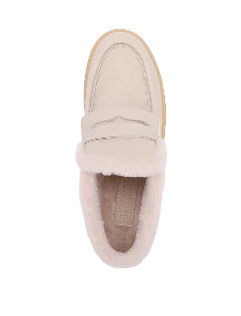 Женские ботинки лоферы Attizzare кожаные рисового цвета - фото 2 - Miraton