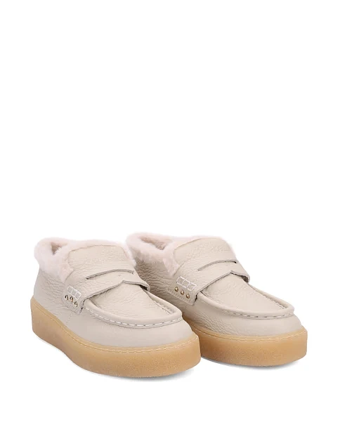 Женские ботинки лоферы Attizzare кожаные рисового цвета - фото 3 - Miraton