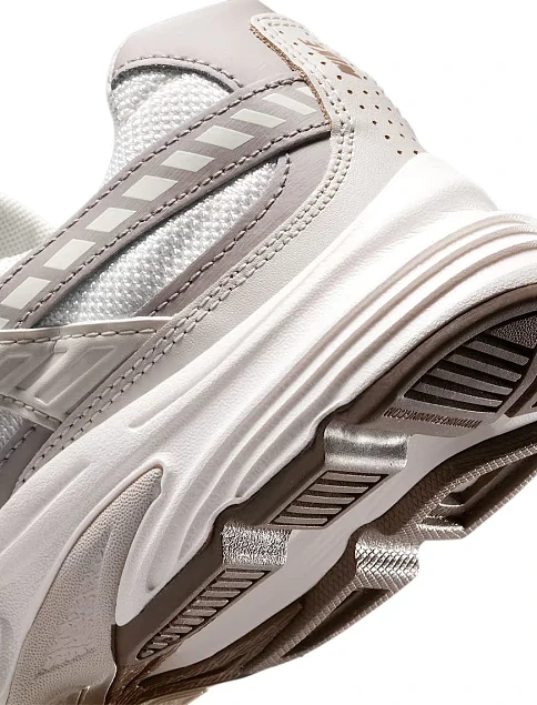 Женские кроссовки Nike Initiator Phantom кожаные бежевые - фото 8 - Miraton