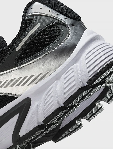 Мужские кроссовки Nike V5 Rnr текстильные белые - фото 8 - Miraton