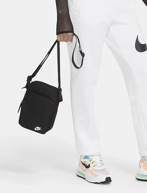 Сумка кросс-боди Nike текстильная черная - фото 2 - Miraton