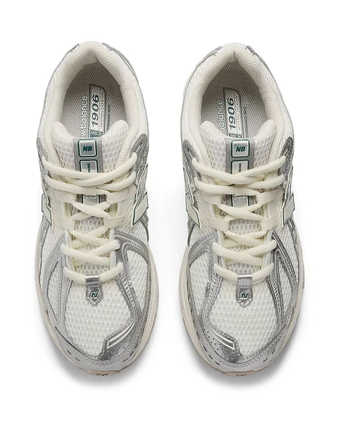 Женские кроссовки New Balance 1906 из экокожи серебряного цвета - фото 3 - Miraton