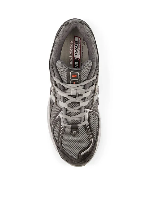 Женские кроссовки New Balance 1906 из экокожи серебряного цвета - фото 4 - Miraton