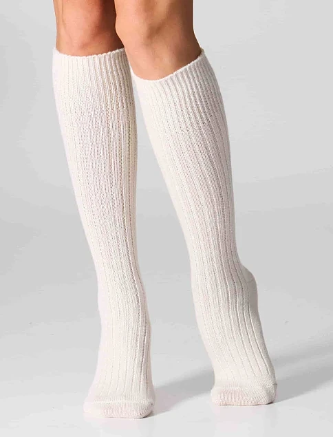 Гольфи жіночі з вовни мериноса з додаванням кашеміру молочні - фото 1 - Miraton