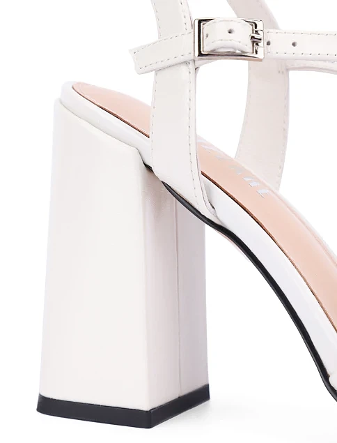 Босоножки Attizzare - фото 5 - Miraton