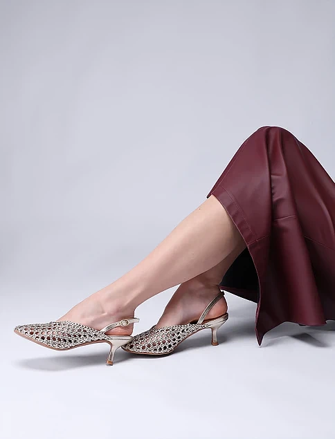 Женские туфли из искусственной кожи золотого цвета - фото 8 - Miraton