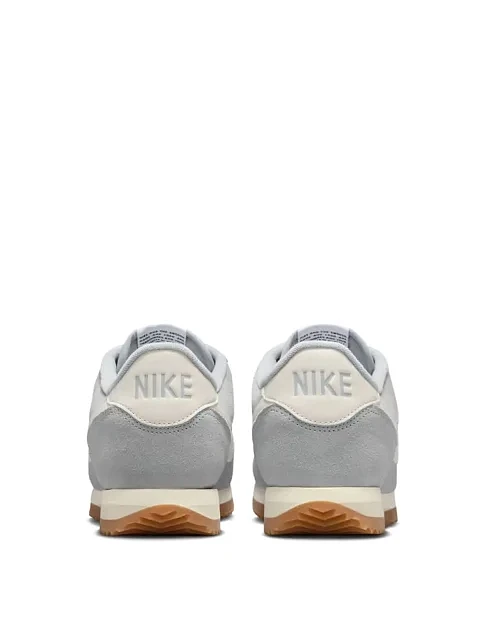 Женские кроссовки Nike W NIKE CORTEZ SUEDE кожаные серые - фото 5 - Miraton