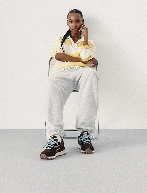 Женские кроссовки New Balance W57474P замшевые коричневые - фото 5 - Miraton