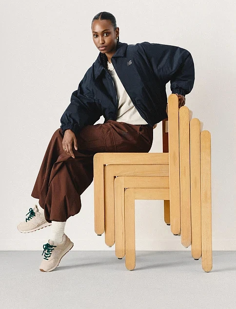 Женские кроссовки New Balance W57480T замшевые бежевые - фото 2 - Miraton