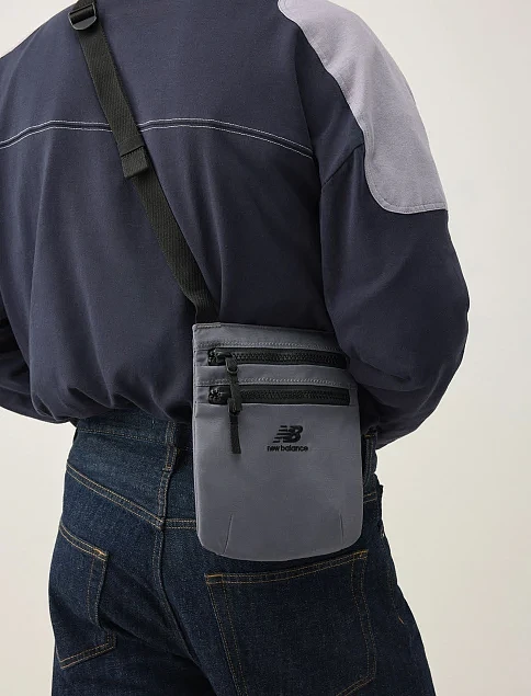 Сумка через плече New Balance Urban Sling Bag текстильна сіра - фото 3 - Miraton