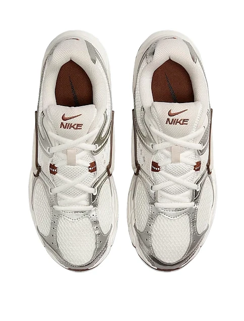 Жіночі кросівки Nike V5 RNR білі текстильні - фото 2 - Miraton