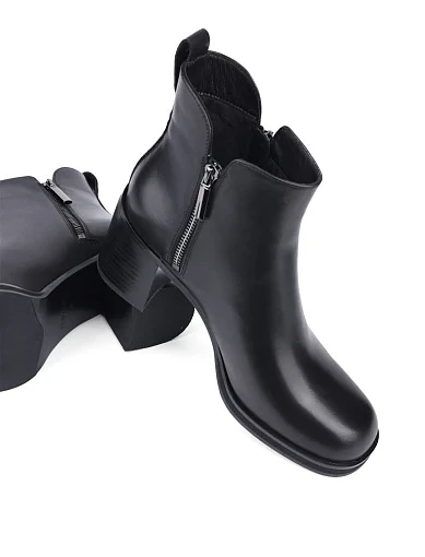 Жіночі черевики Attizzare шкіряні чорні (2335-1) - фото 2 - Miraton