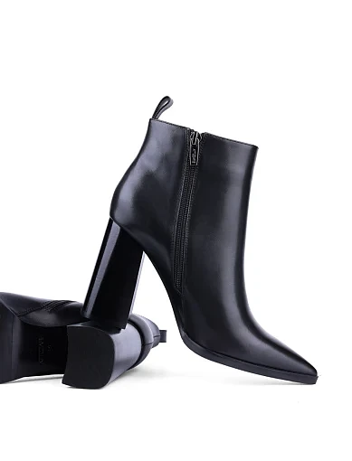 Жіночі черевики Attizzare шкіряні чорні (2358-411-1) - фото 2 - Miraton