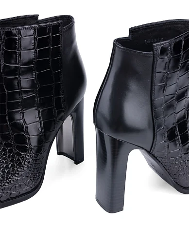 Жіночі черевики Attizzare шкіряні чорні (2367-419-1) - фото 2 - Miraton