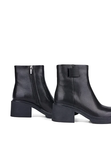 Жіночі черевики Attizzare шкіряні чорні (S89-0135-C1928B) - фото 4 - Miraton