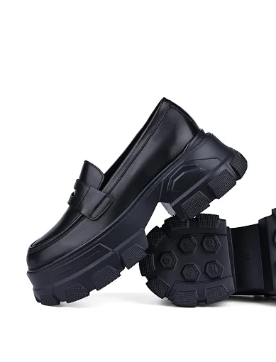 Жіночі туфлі лофери MIRATON шкіряні чорні (2025-5) - фото 3 - Miraton