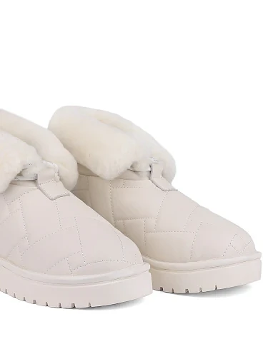 Жіночі черевики MIRATON шкіряні молочного кольору з підкладкою з натурального хутра (7117-5) - фото 6 - Miraton