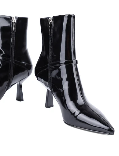 Жіночі черевики MiaMay з масляної шкіри чорні з підкладкою з байки (MA67306-12-1) - фото 2 - Miraton