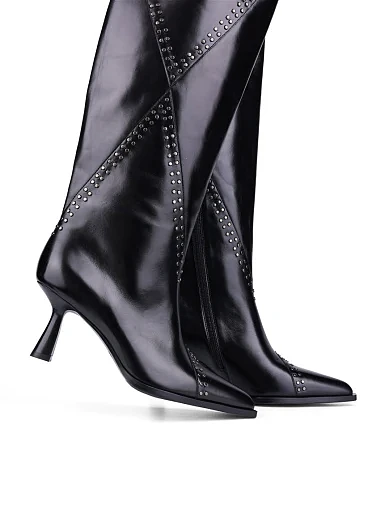 Жіночі чоботи MIRATON з масляної шкіри чорні з підкладкою з байки (8103H-1502-N400) - фото 4 - Miraton