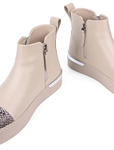 Жіночі черевики Attizzare шкіряні бежеві з підкладкою з повсті (2418-0401-1) - фото 2 - Miraton