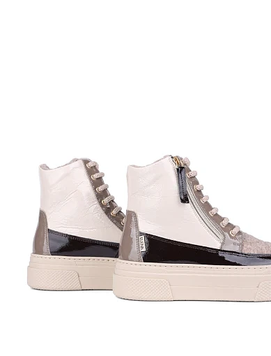 Жіночі черевики Elena лакові молочного кольору (20339) - фото 4 - Miraton