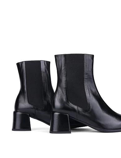 Жіночі черевики Angel Alarcon шкіряні чорні шкіряні стійкому підборі (24580-469A) - фото 2 - Miraton