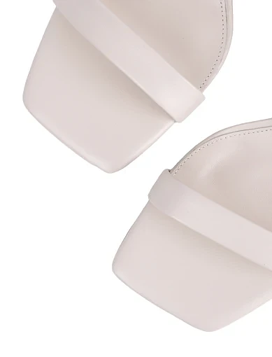 Жіночі босоніжки MIRATON шкіряні рисового кольору - фото 5 - Miraton