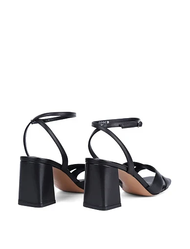 Жіночі босоніжки Attizzare шкіряні чорні - фото 4 - Miraton