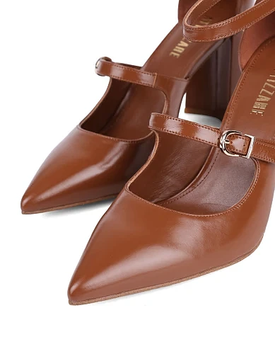 Жіночі туфлі Attizzare лакові бежеві - фото 5 - Miraton