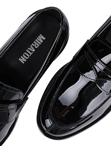 Жіночі туфлі MIRATON із наплаку чорні - фото 5 - Miraton