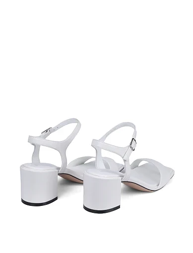 Жіночі босоніжки Attizzare шкіряні білі - фото 5 - Miraton