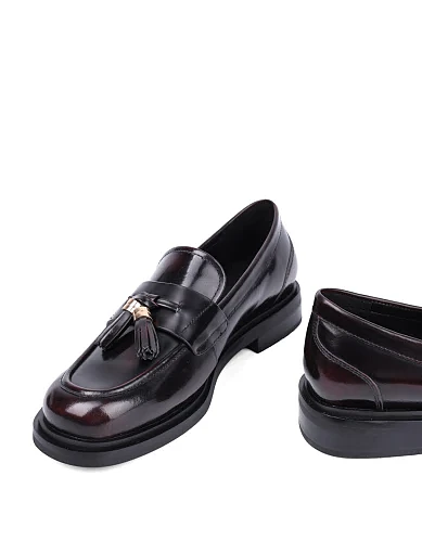 Женские туфли MIRATON из масляной кожи бордовые - фото 2 - Miraton