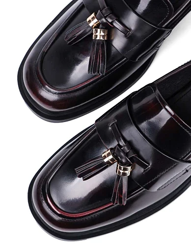 Женские туфли MIRATON из масляной кожи бордовые - фото 5 - Miraton