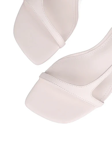 Жіночі босоніжки MIRATON шкіряні рисового кольору - фото 6 - Miraton