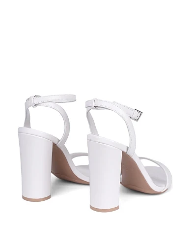 Жіночі босоніжки Attizzare шкіряні рисового кольору - фото 5 - Miraton