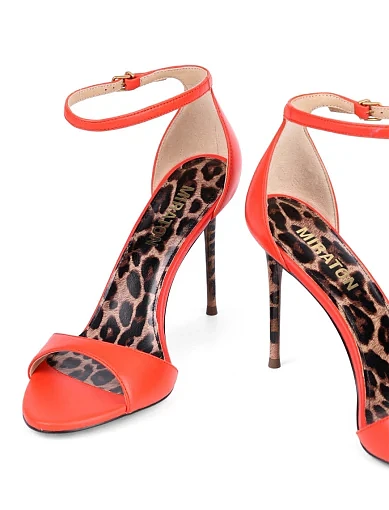 Жіночі босоніжки MIRATON шкіряні червоні - фото 2 - Miraton