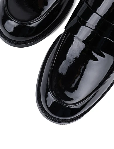 Жіночі туфлі лофери MIRATON лакові чорні - фото 5 - Miraton