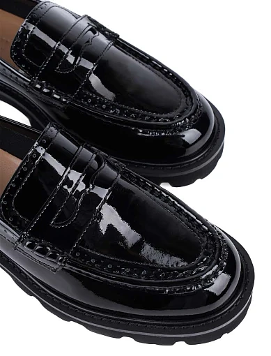 Жіночі туфлі лофери MIRATON лакові чорні - фото 5 - Miraton