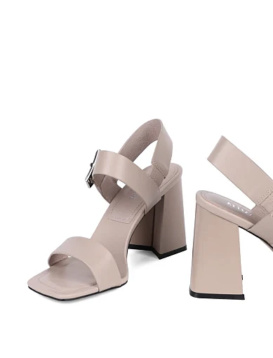 Жіночі босоніжки Attizzare шкіряні сірі - фото 3 - Miraton