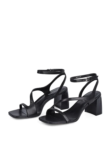 Жіночі босоніжки Attizzare шкіряні чорні - фото 4 - Miraton