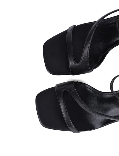 Жіночі босоніжки Attizzare шкіряні чорні - фото 6 - Miraton