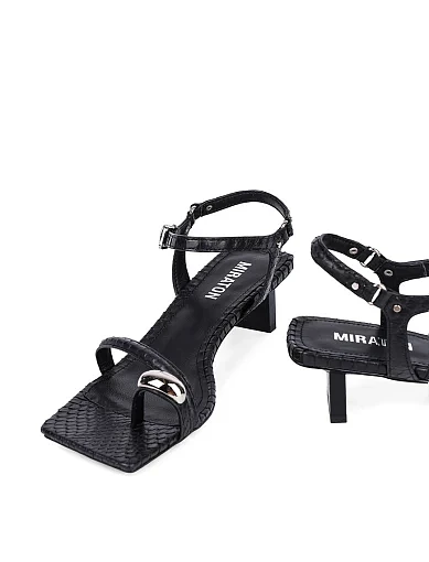 Женские босоножки MIRATON кожаные черные - фото 2 - Miraton