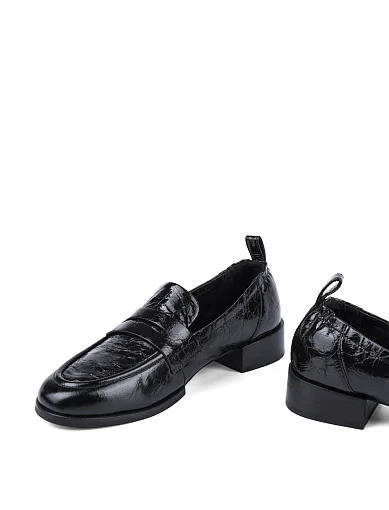 Жіночі туфлі лофери MIRATON із наплаку чорні - фото 2 - Miraton