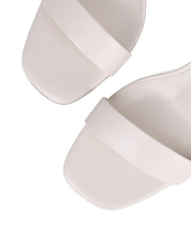 Жіночі босоніжки MiaMay шкіряні рисового кольору - фото 6 - Miraton