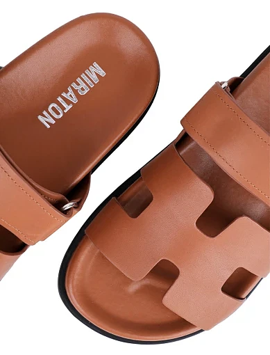 Жіночі шльопанці Attizzare шкіряні коричневі - фото 5 - Miraton