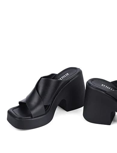 Жіночі сабо Attizzare шкіряні чорні - фото 2 - Miraton